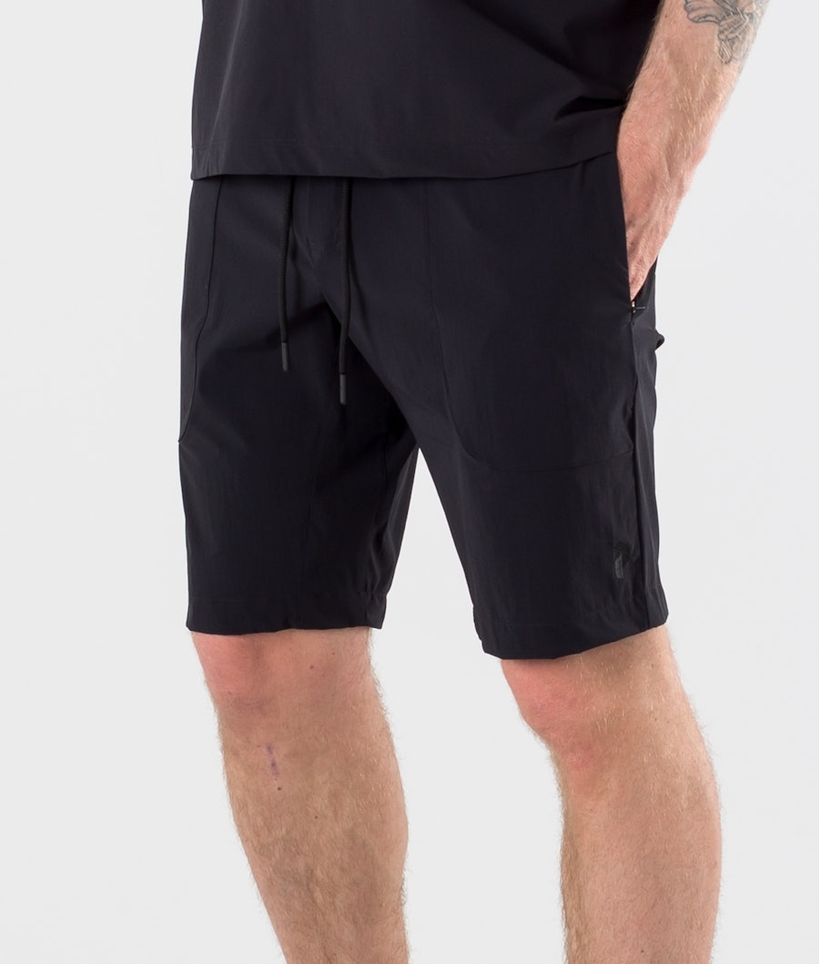 Peak Performance Tech Dry Shorts Black