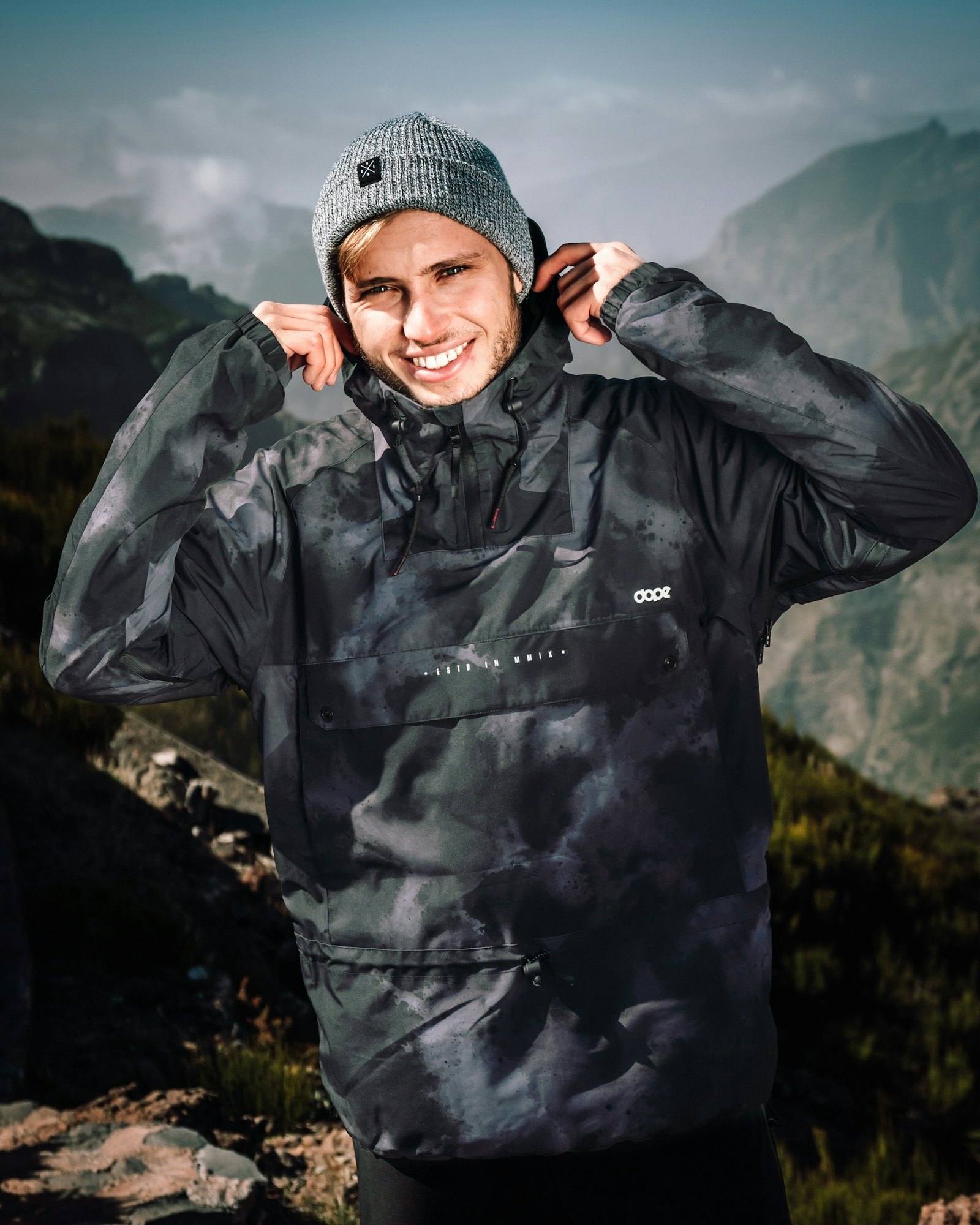 Dope Hiker 2020 Outdoor Jacket Men Black Batik