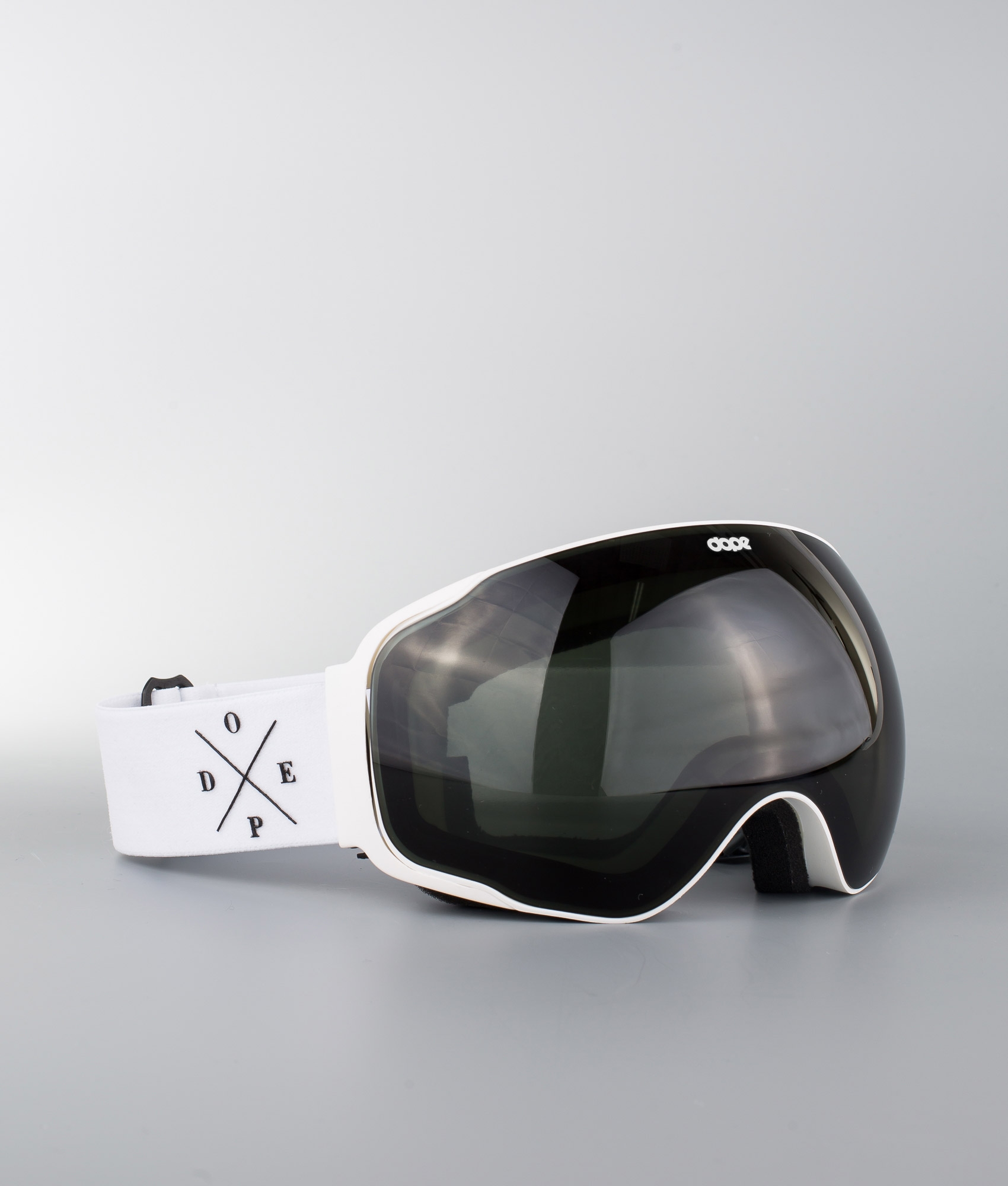 Black and white store ski goggles