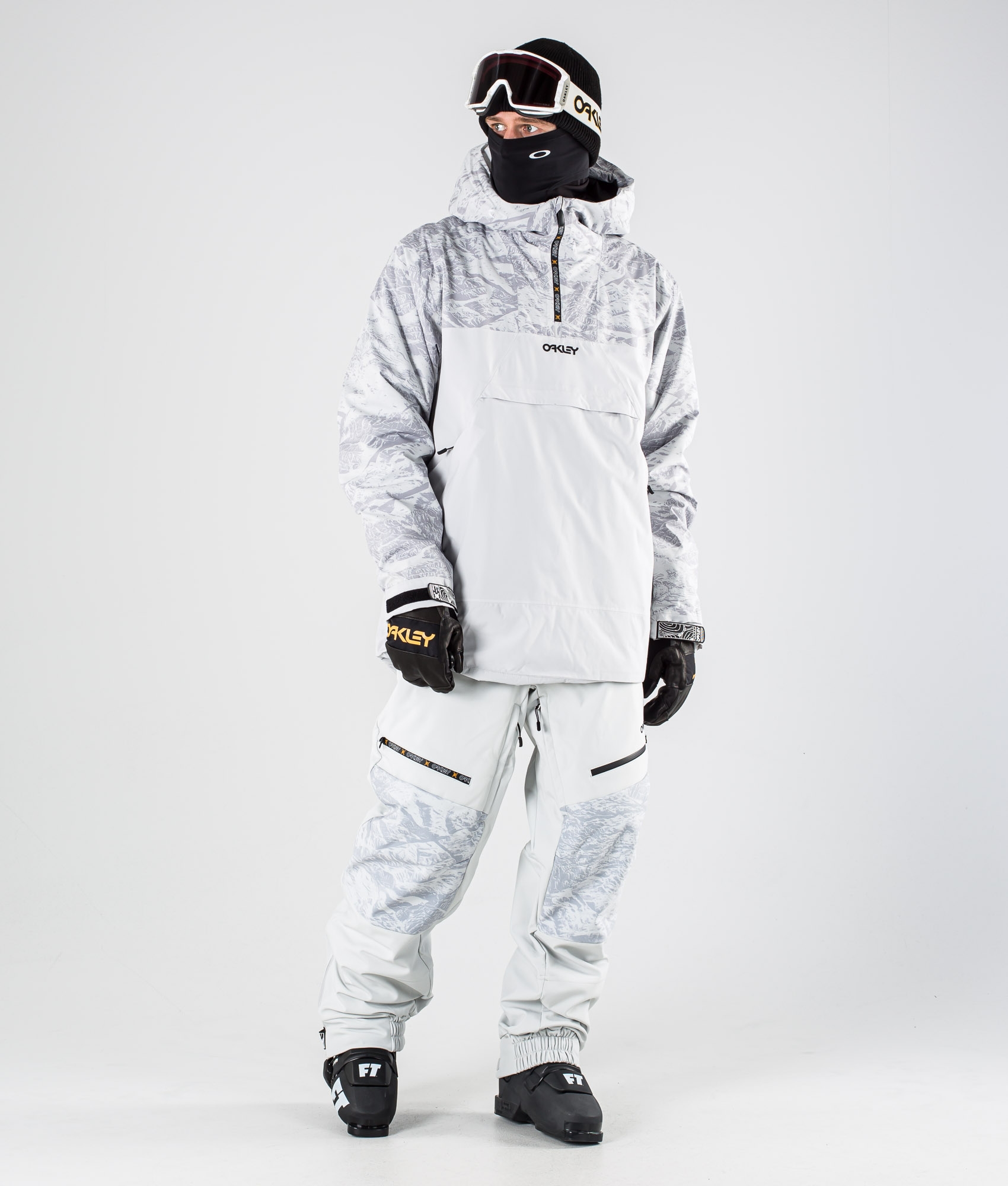 oakley pullover jacket