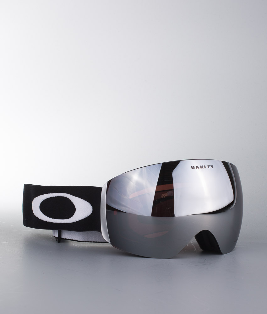 oakley flight deck matte black goggles with prizm sapphire iridium lenses