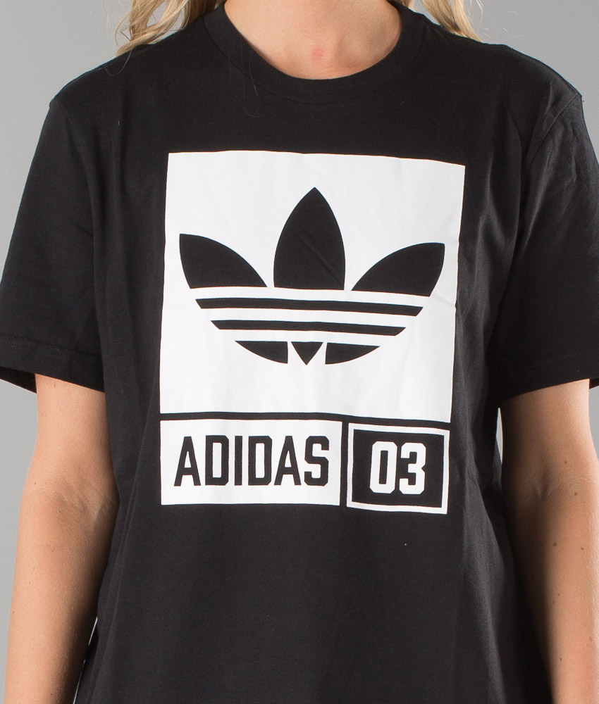 adidas street logo t shirt