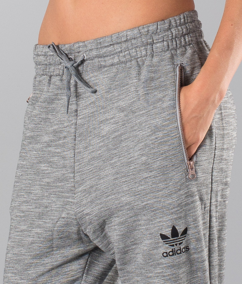 adidas noize baggy sweatpants