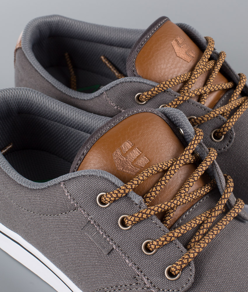 etnies boat shoes