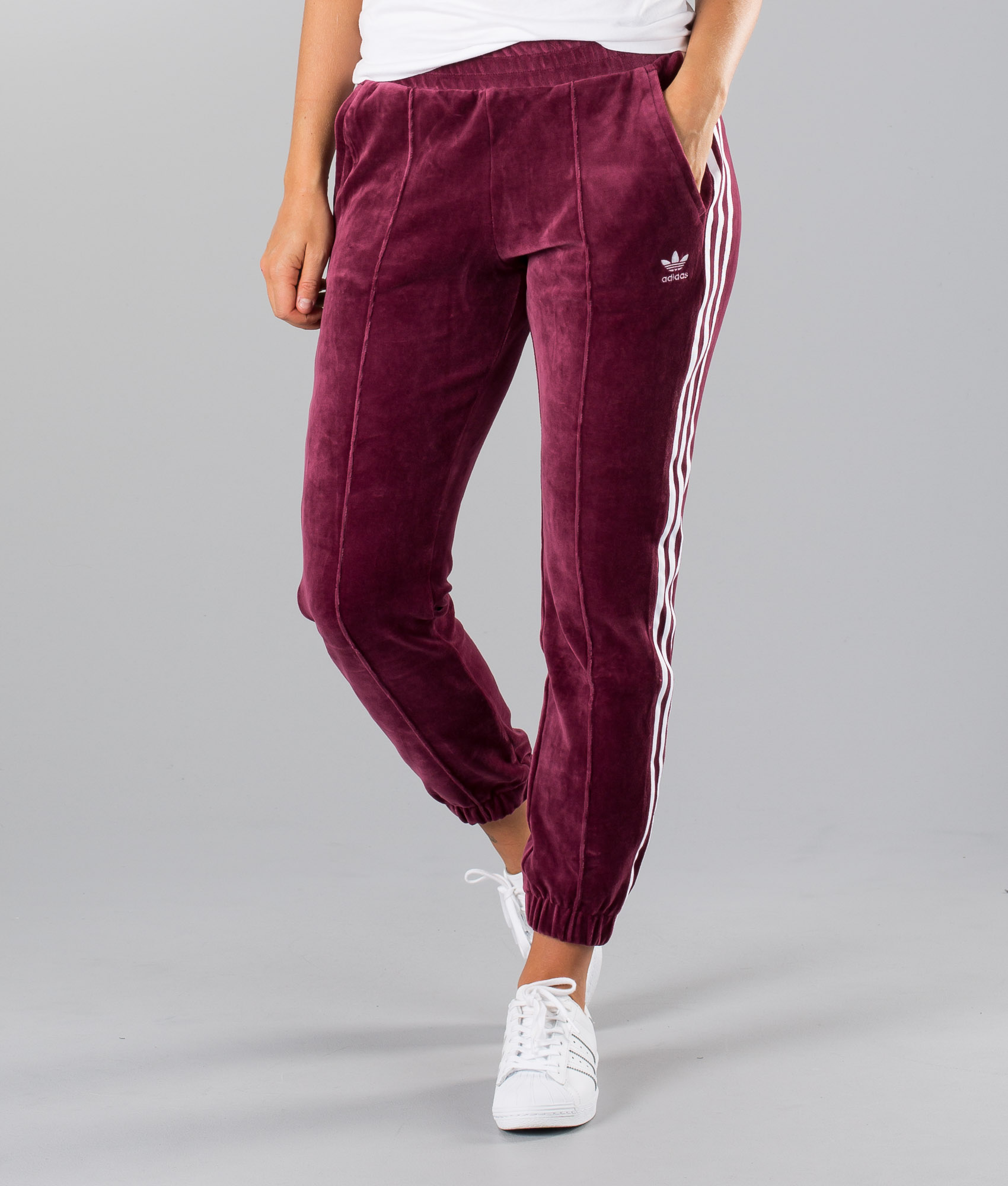 Adidas Originals Regular Trackpant Cuff Hosen Maroon Adidas Originals Regular Trackpant Cuff Hosen Maroon