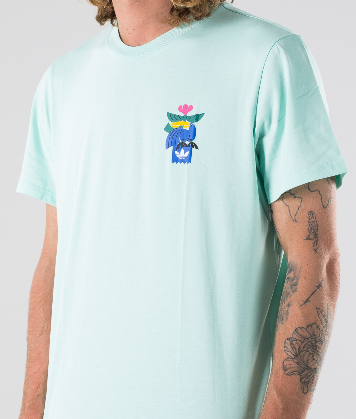 adidas wapato t shirt