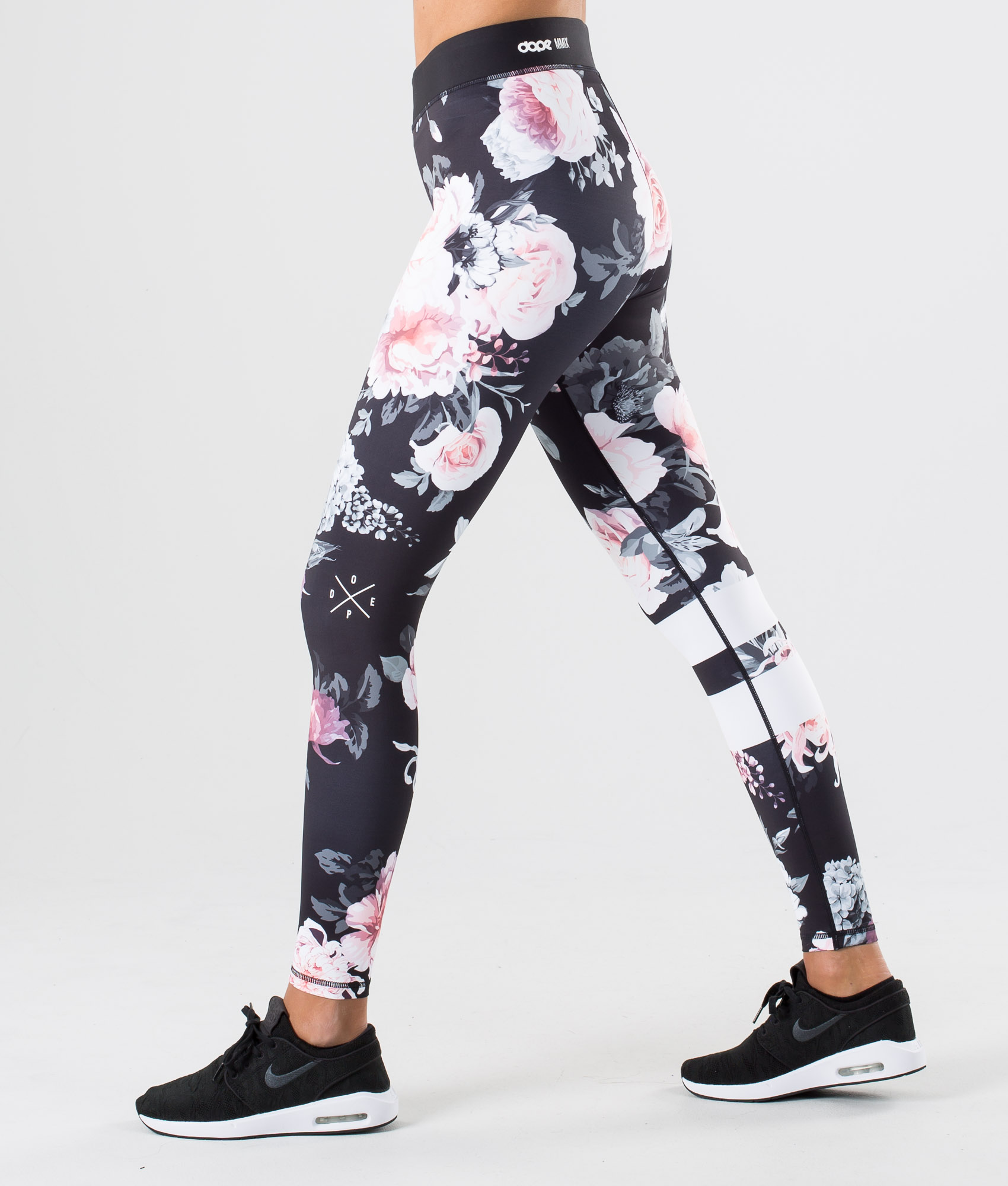 Floral print leggings hi-res stock photography and images - Alamy