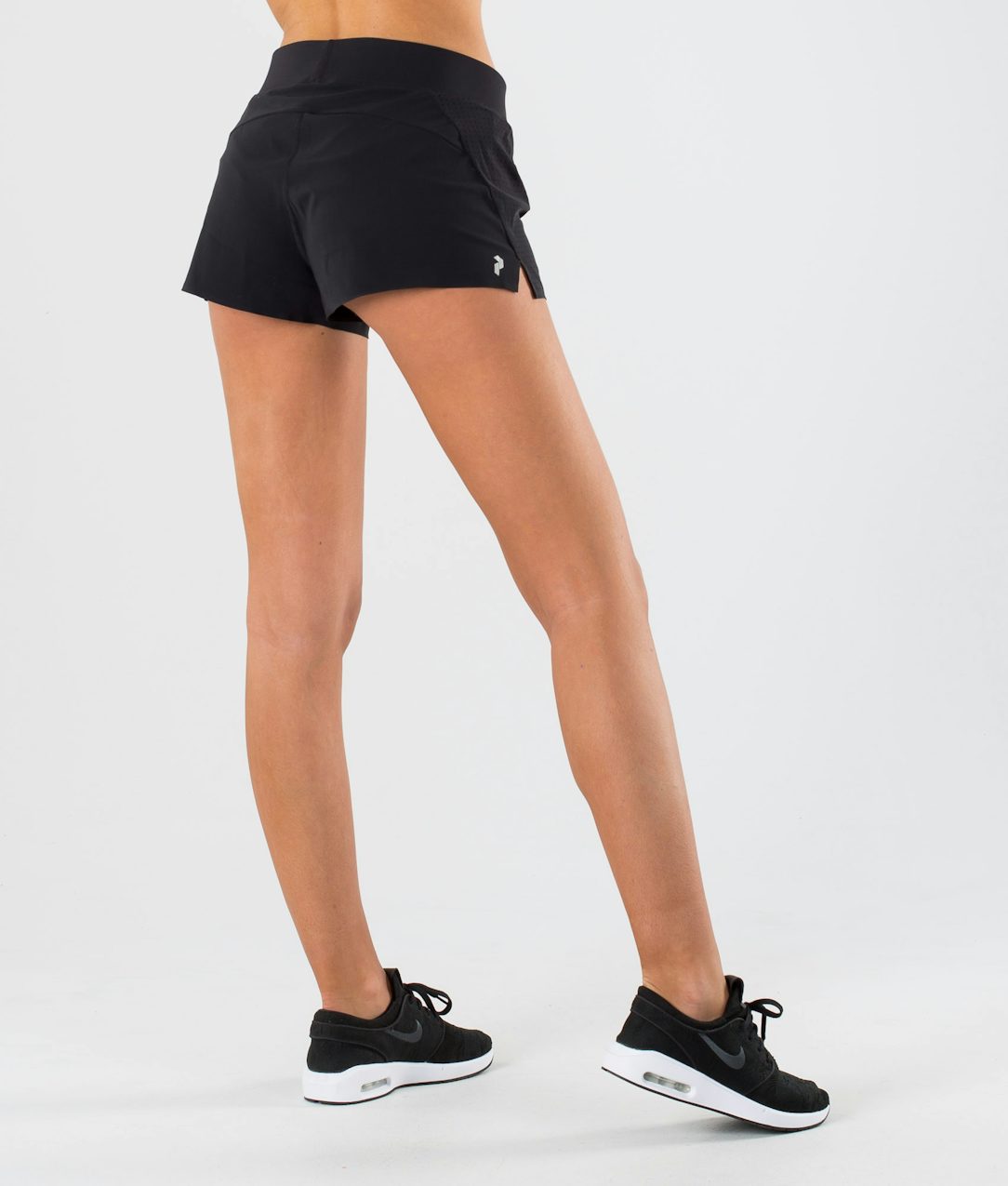 Shoes To Wear With Shorts For Ladies 7 E7873 2.jpg?auto=format&q=60&dpr=2