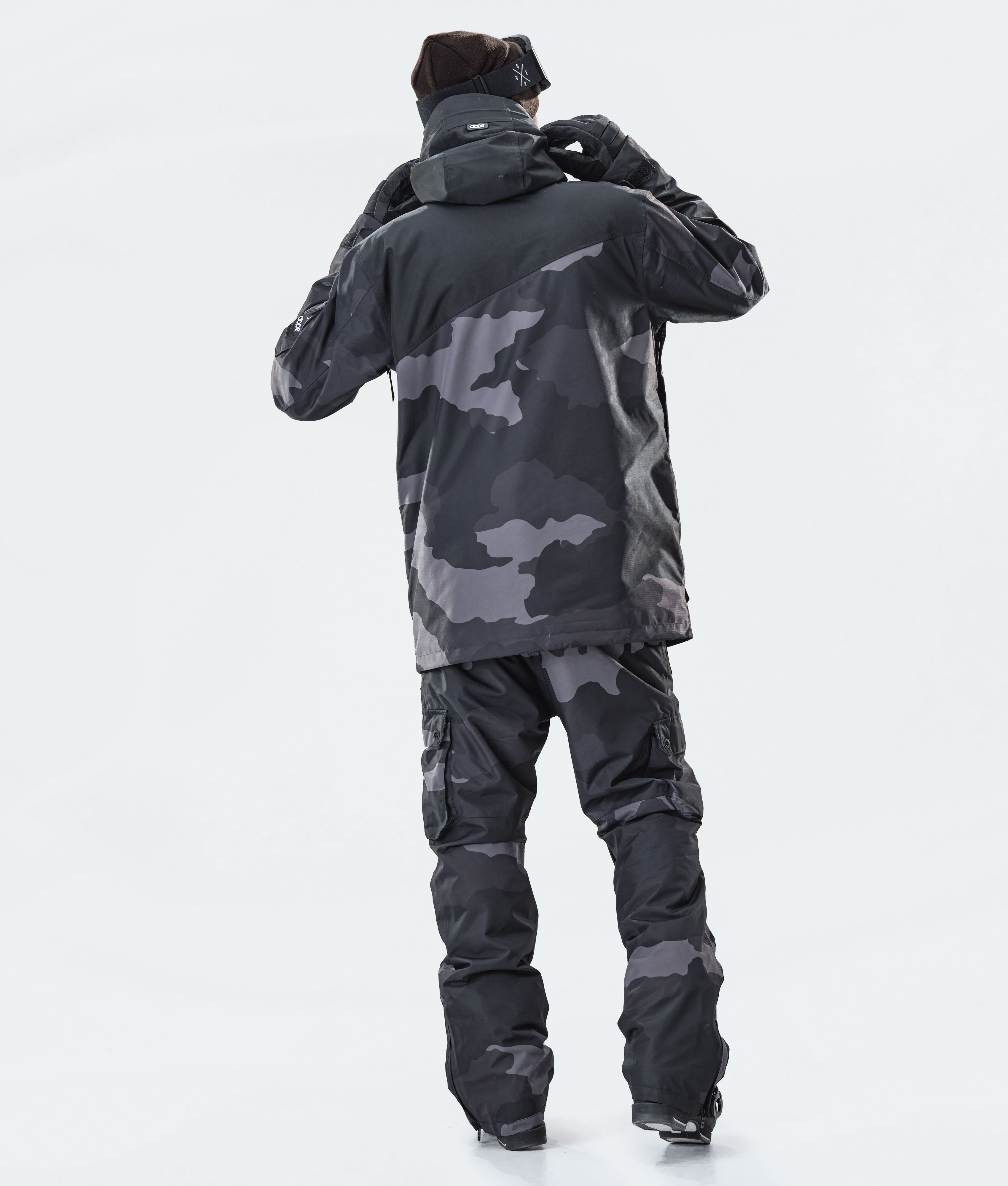 black camo snowboard jacket