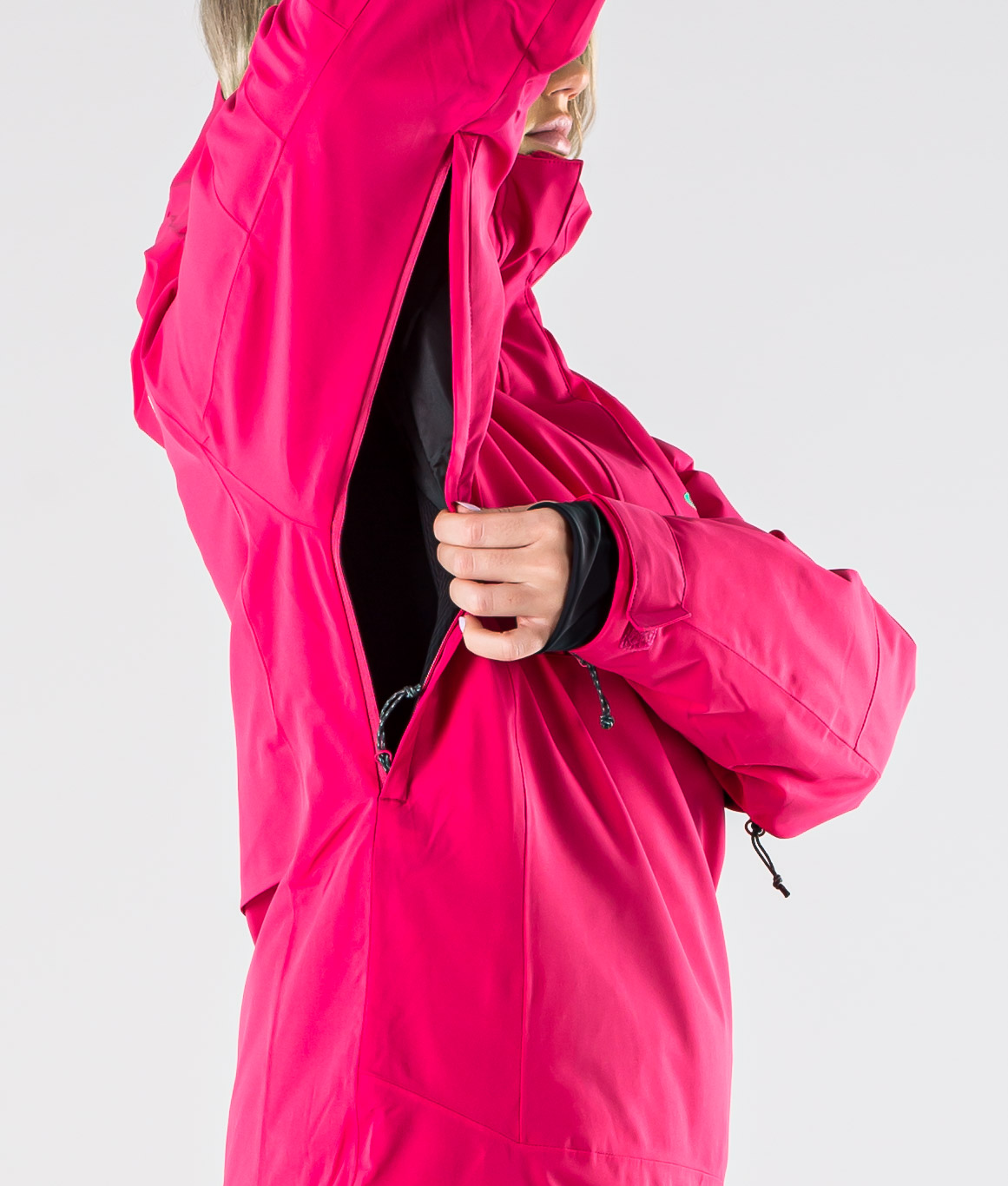 Oakley Iris Insulated Anorak Snowboardjacka Rubine Red Oakley Iris Insulated Anorak Snowboardjacka Rubine Red