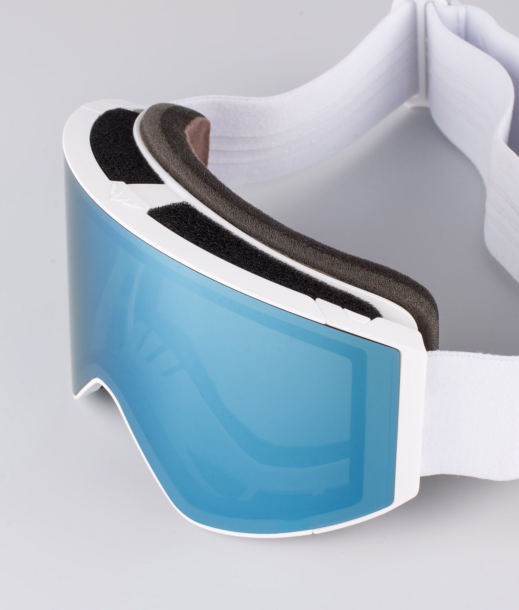 Scope Large Ski Goggle White W/White Moon Blue Free Delivery