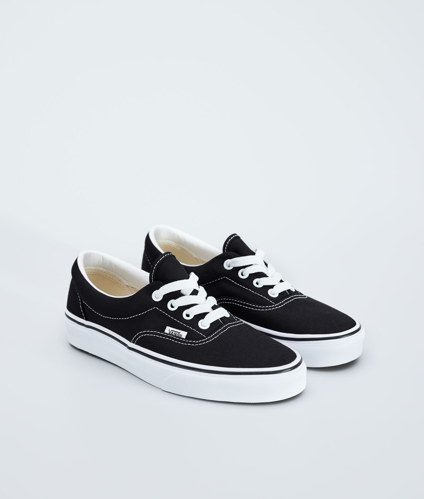 vans black era shoes