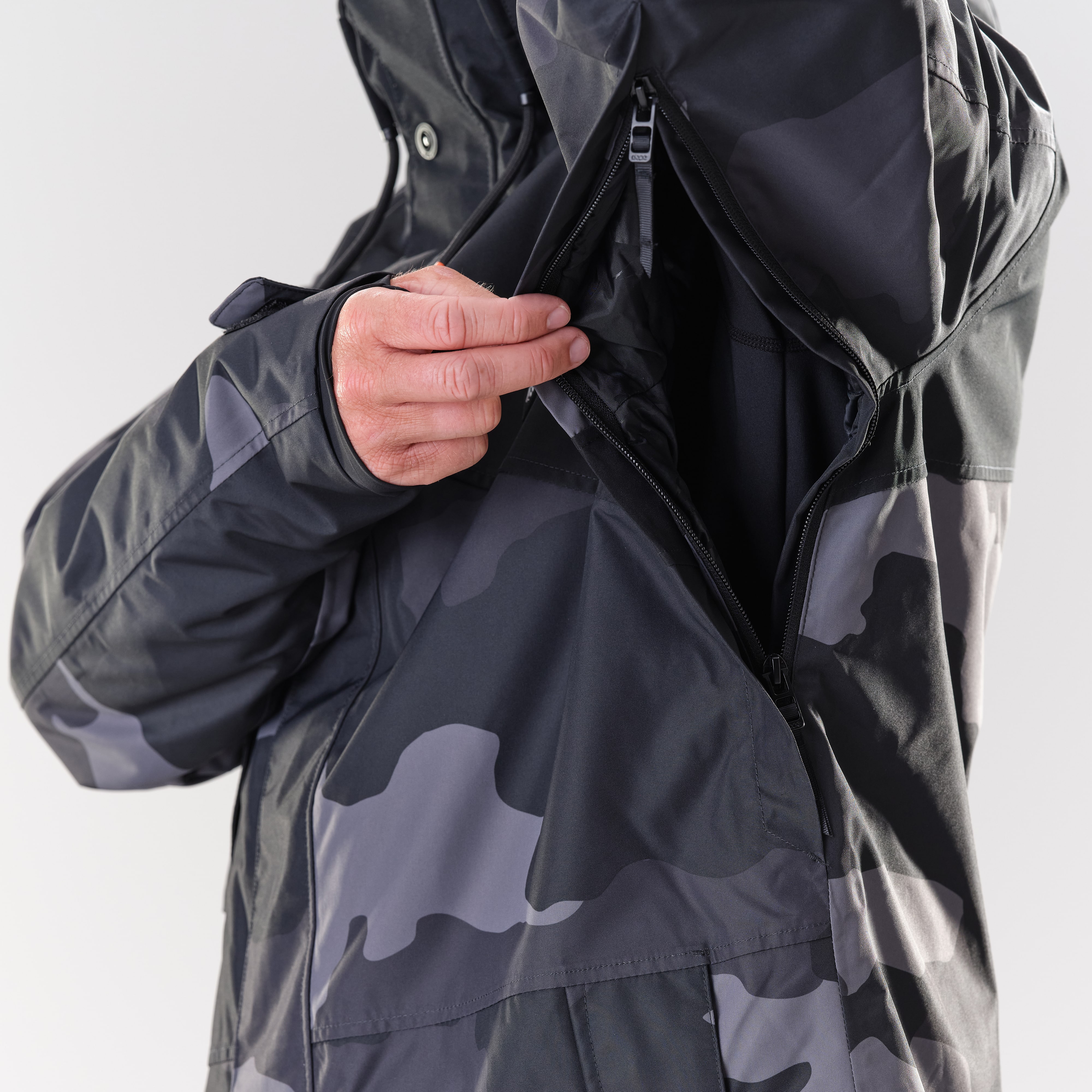 black camo snowboard jacket