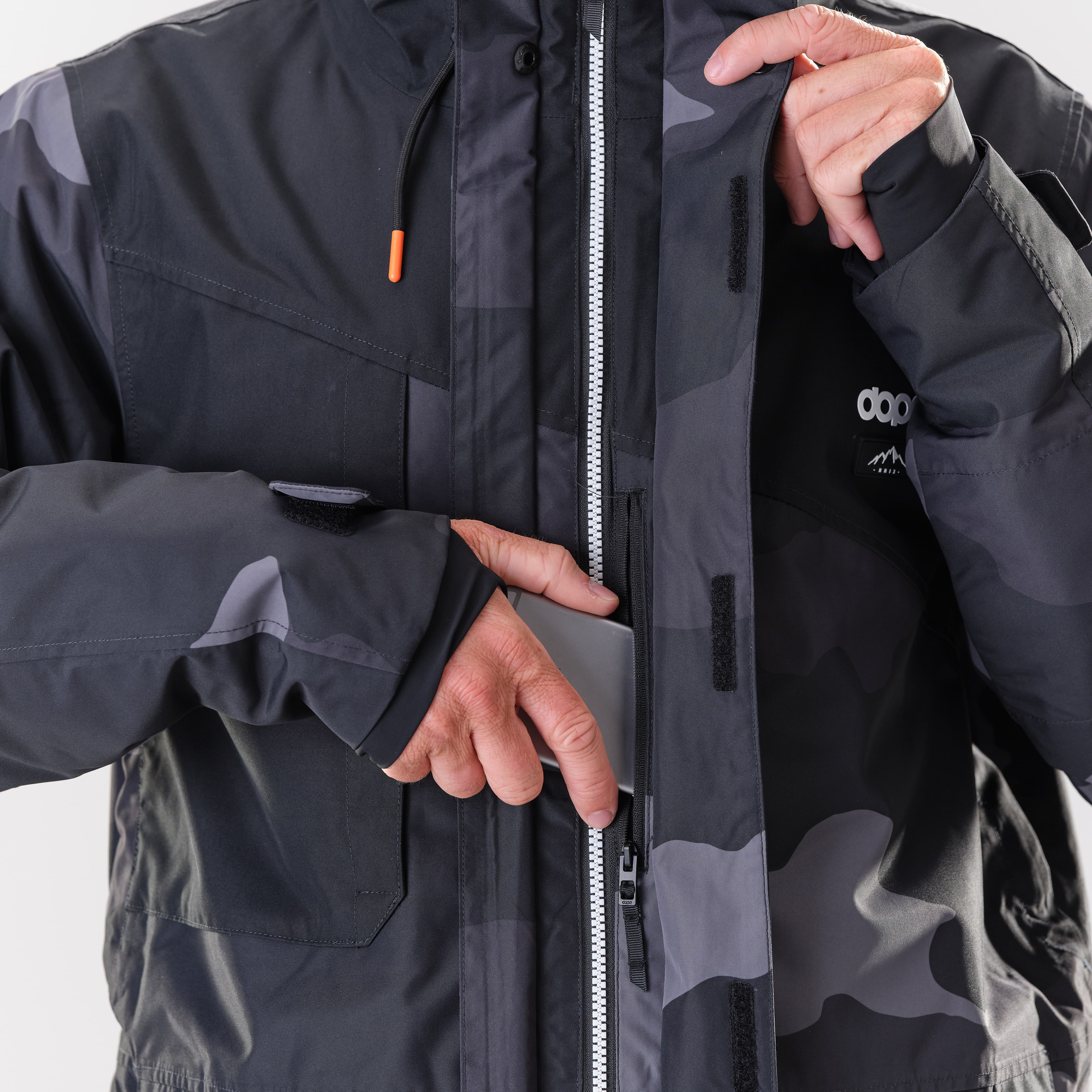 black camo snowboard jacket