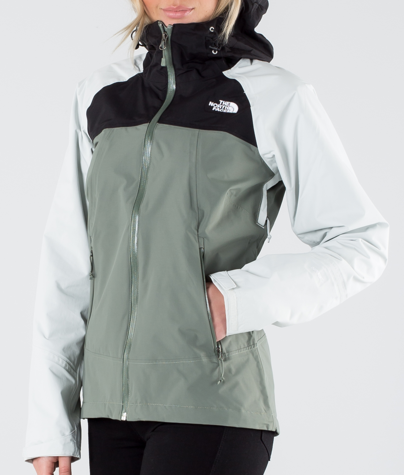 women's green and black north face jacket