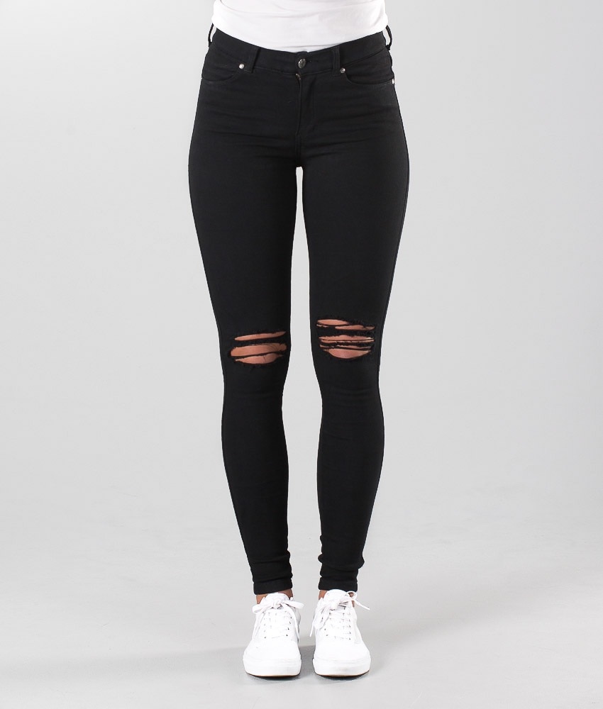 black jeans ripped knee