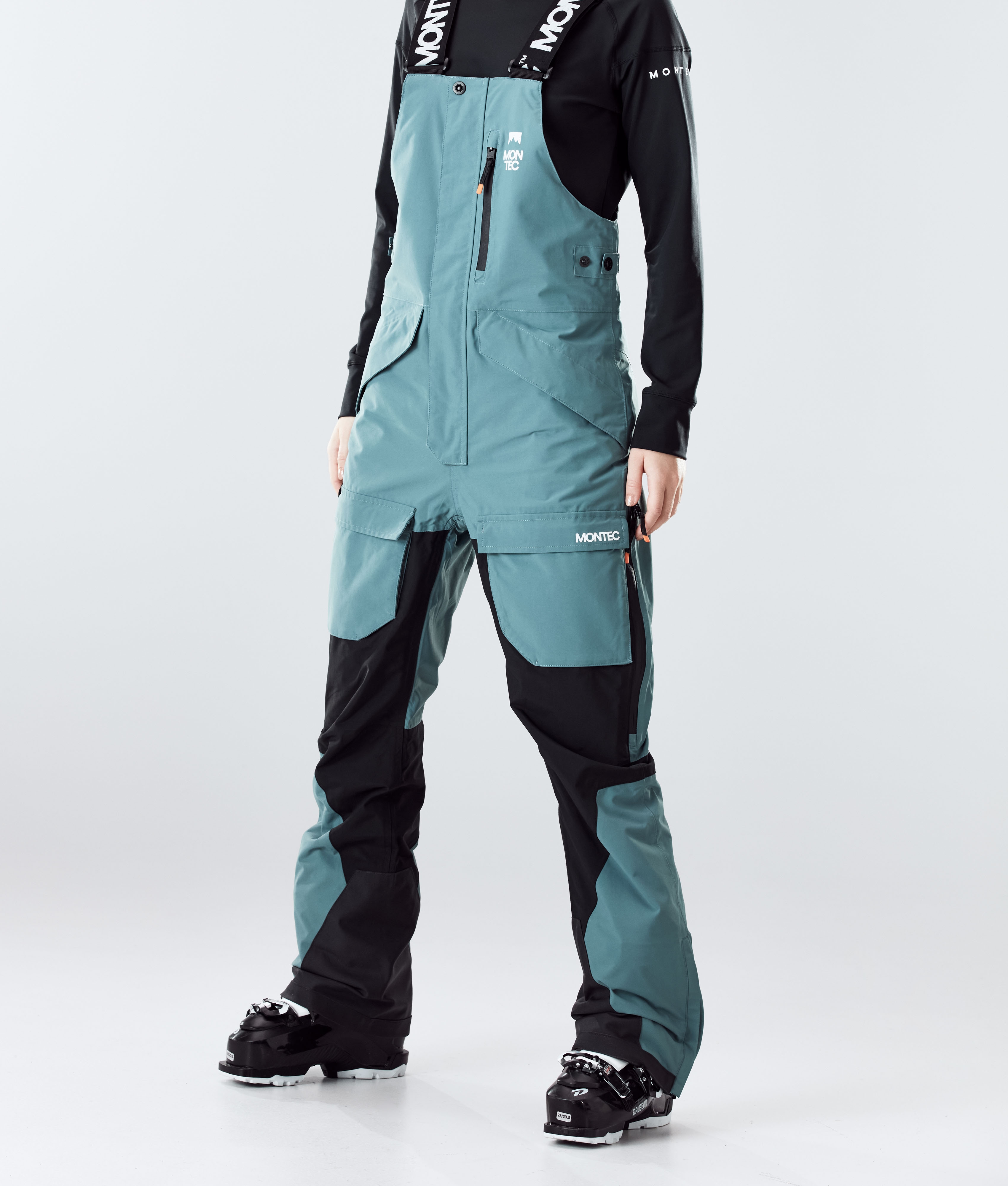 snowboard bindings on board