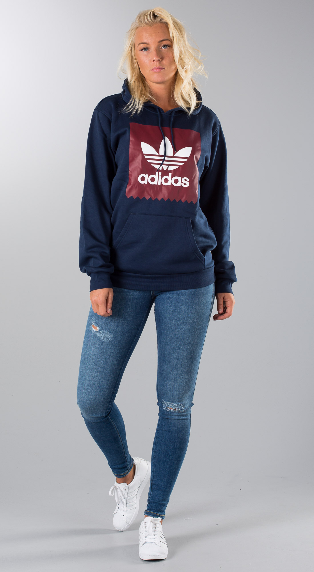 navy and maroon outfit