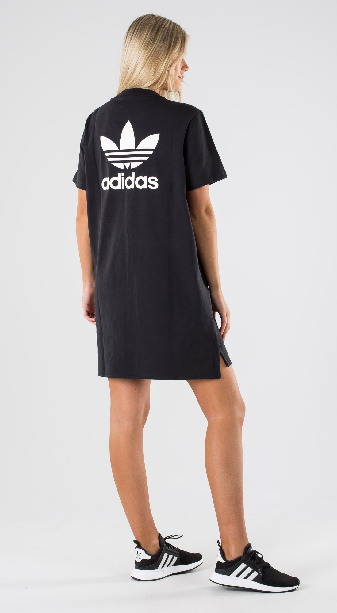 adidas trefoil outfit